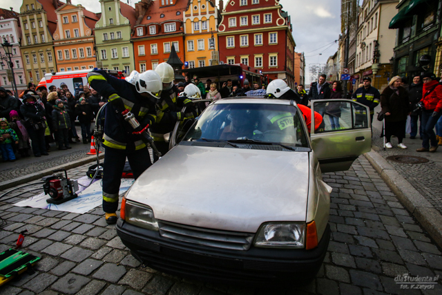 Pokaz ratownictwa drogowego we Wrocławiu - zdjęcie nr 2