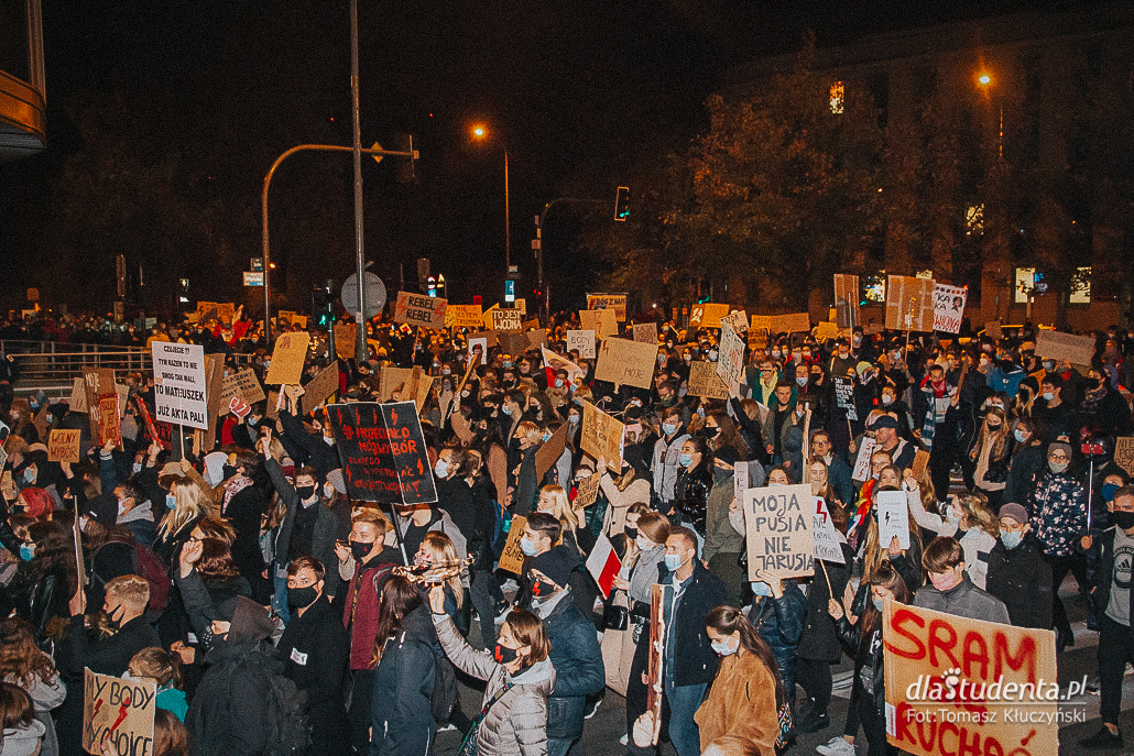 Strajk Kobiet: To jest wojna - manifestacja w Poznaniu 