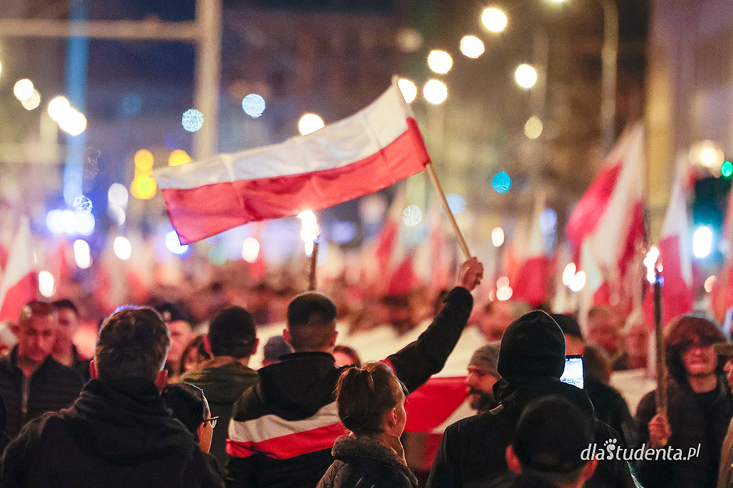Marsz Niepodległości 2022 we Wrocławiu: Polak w Polsce gospodarzem - zdjęcie nr 12