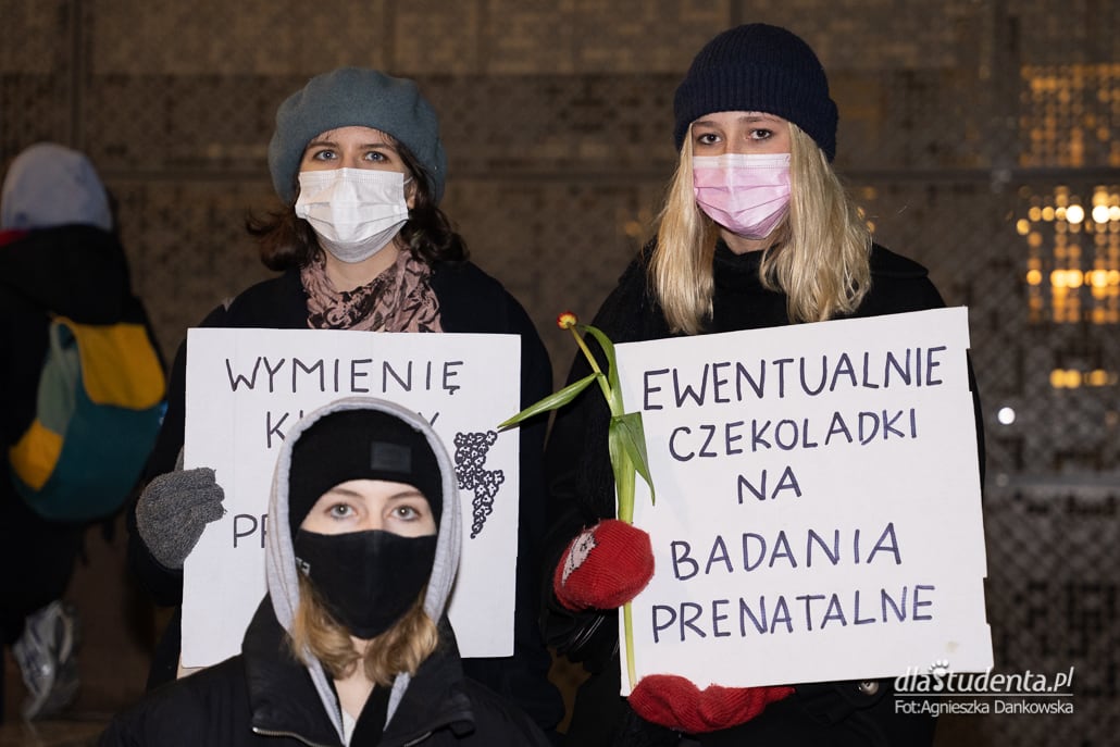 Dzień kobiet bez kompromisów - manifestacja w Warszawie - zdjęcie nr 4