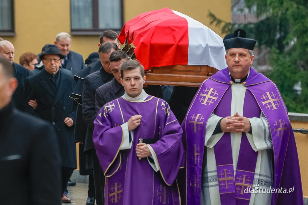 Uroczystości pogrzebowe po zastrzeleniu policjanów we Wrocławiu - zdjęcie nr 7