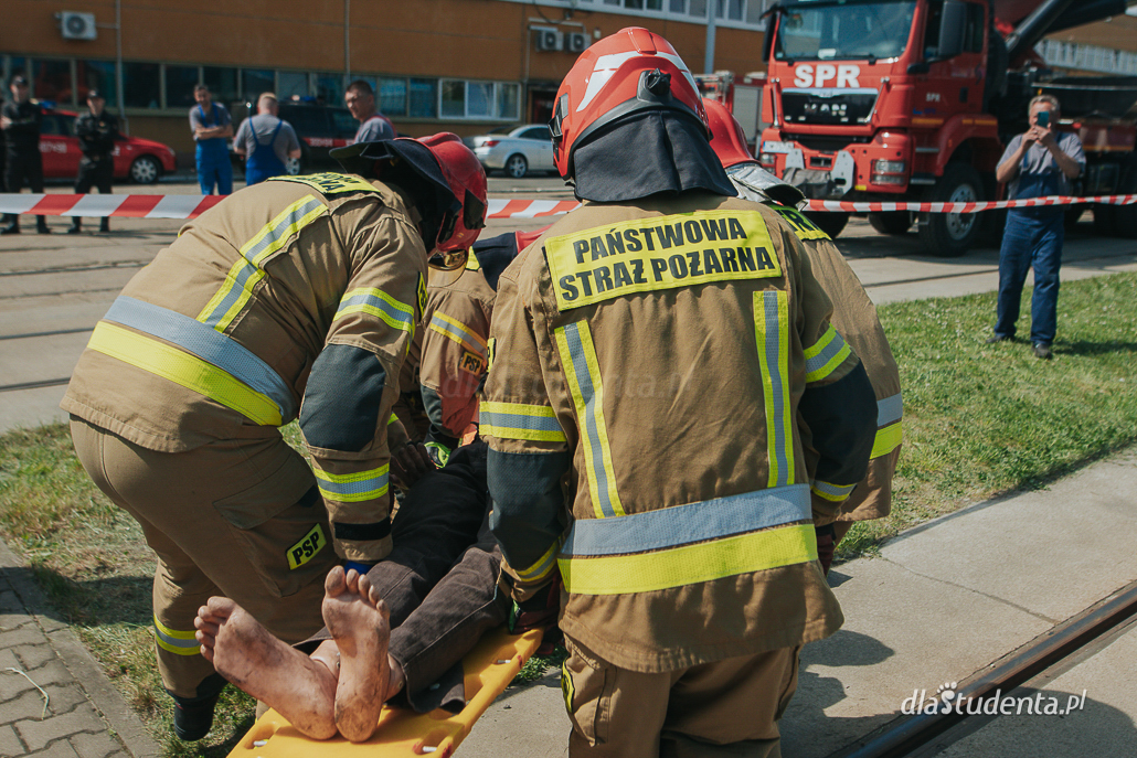 Wspólne ćwiczenia ratownicze MPK Wrocław oraz Państwowej Straży Pożarnej - zdjęcie nr 10