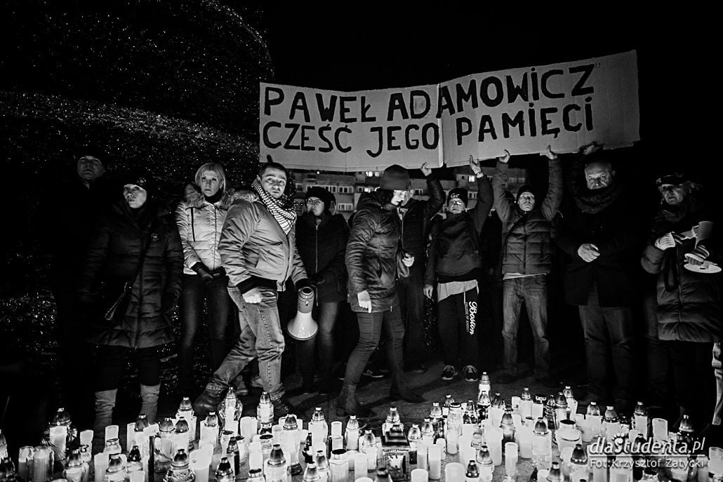 Światełko pamięci dla Pawła Adamowicza we Wrocławiu - zdjęcie nr 2