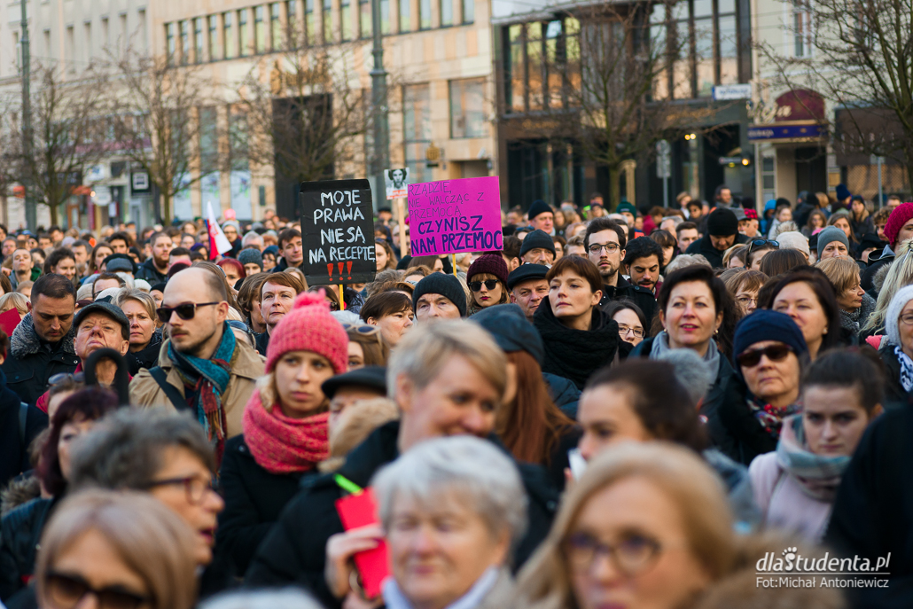 Protest Kobiet w Poznaniu - zdjęcie nr 2