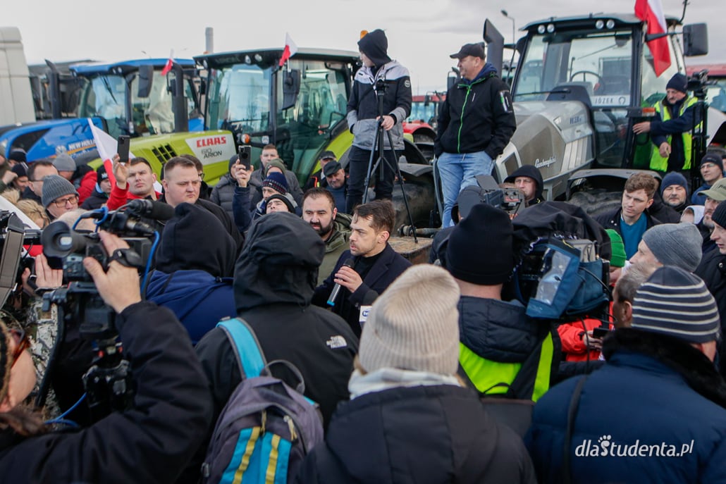 Ogólnopolski protest rolników z udzialem wiceministra Michała Kołodziejczaka  - zdjęcie nr 8