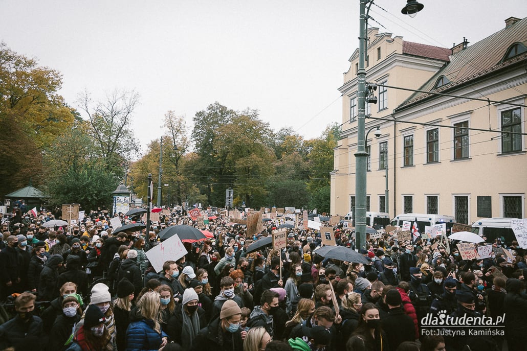To jest wojna - manifestacja pod kurią w Krakowie - zdjęcie nr 3