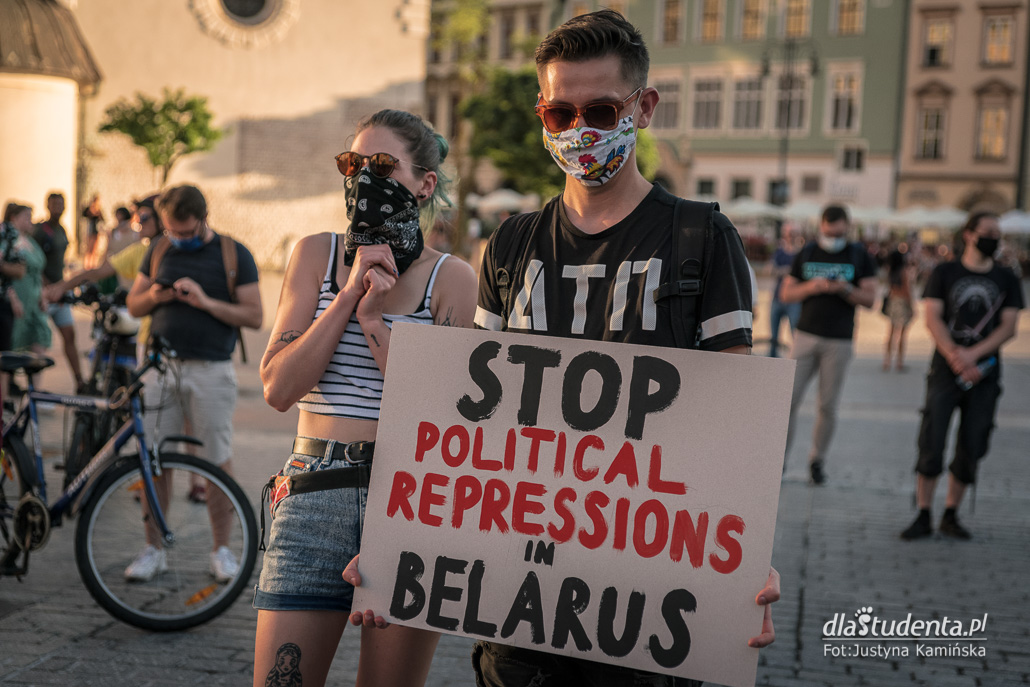 Akcja solidarności z Białorusią - manifestacja w Krakowie - zdjęcie nr 12