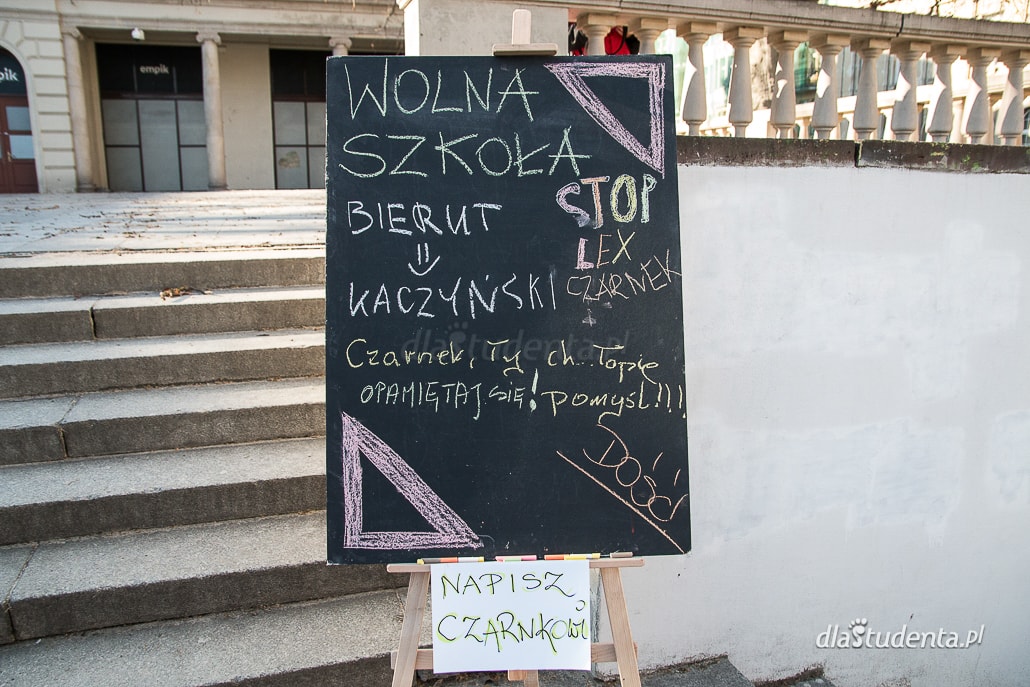 Protest przeciw "lex Czarnek" w Poznaniu - zdjęcie nr 5