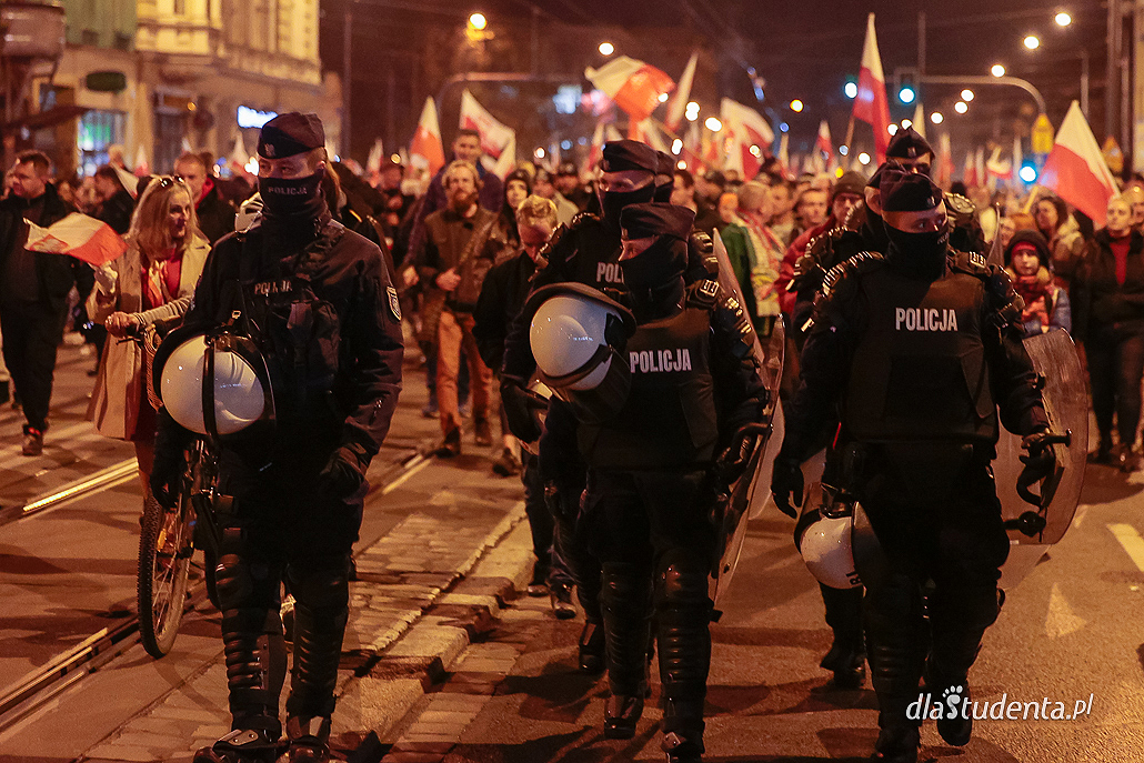 Marsz Niepodległości 2022 we Wrocławiu: Polak w Polsce gospodarzem - zdjęcie nr 8