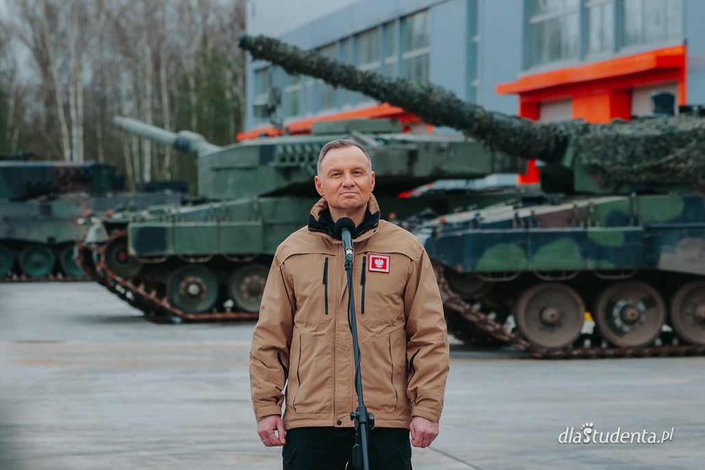Prezydent RP na szkoleniu ukraińskich załóg czołgów Leopard  - zdjęcie nr 1