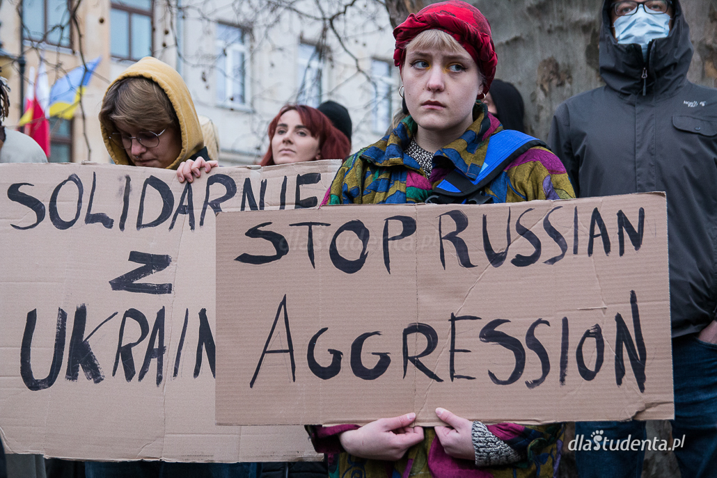 Solidarni z Ukrainą - manifestacja pokojowa w Poznaniu  - zdjęcie nr 8