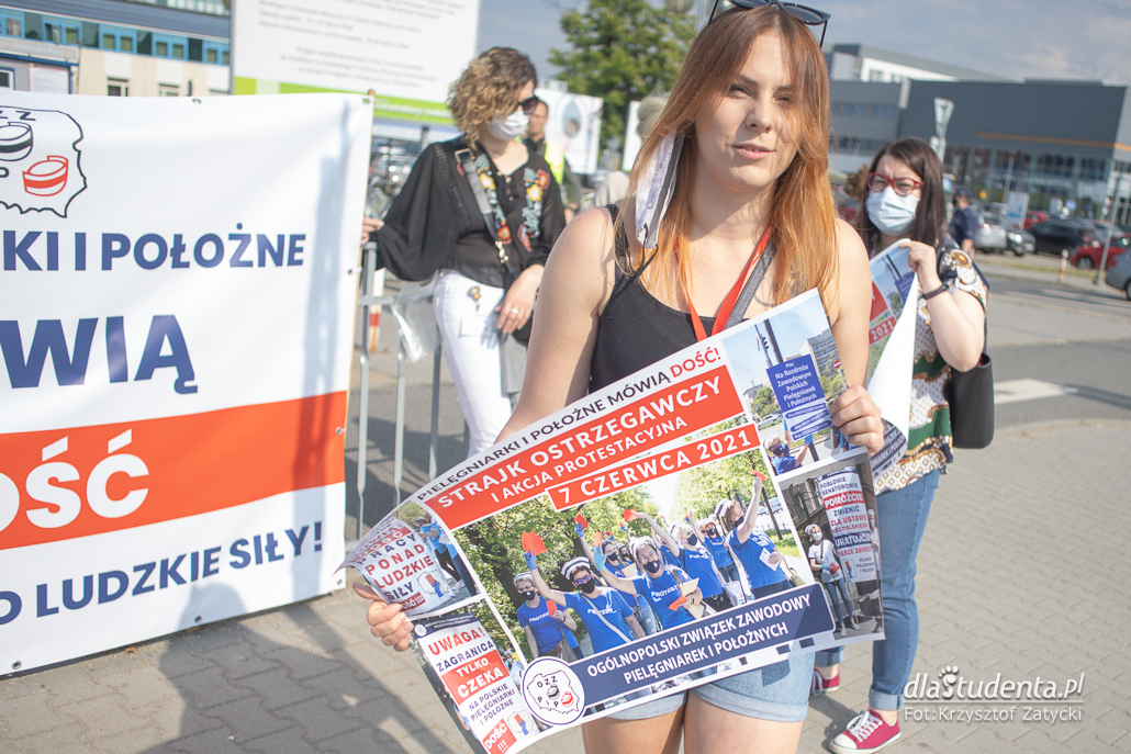 Protest pielęgniarek we Wrocławiu - zdjęcie nr 6