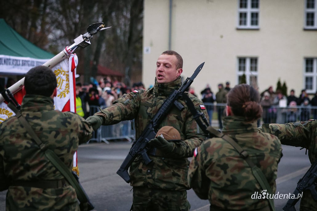 Uroczysta przysięga żołnierzy 16 Dolnośląskiej Brygady Obrony Terytorialnej we Wrocławiu - zdjęcie nr 5