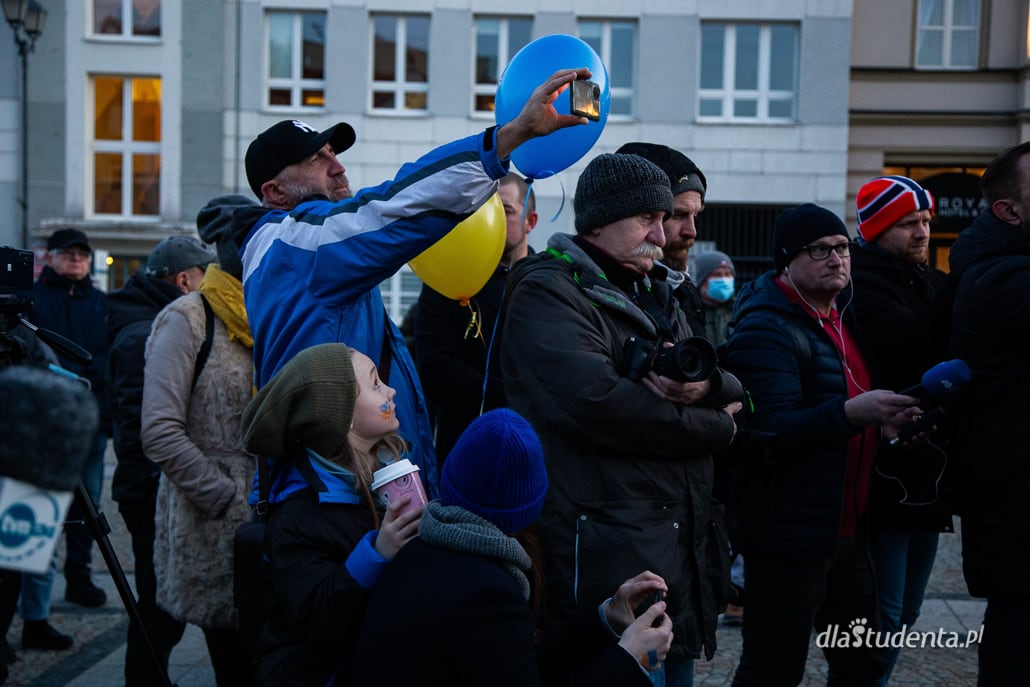 Solidarnie z Ukrainą - manifestacja poparcia w Białymstoku  - zdjęcie nr 8