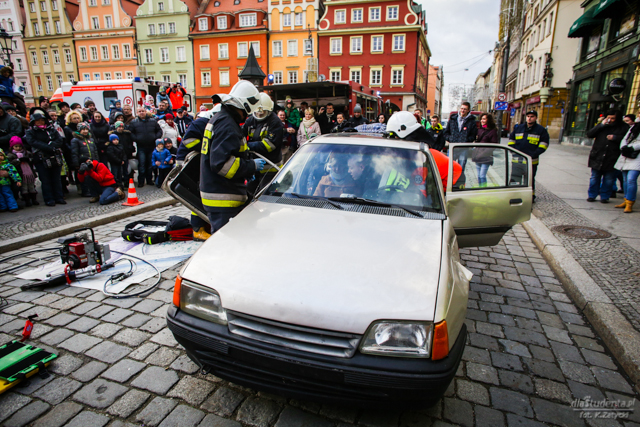 Pokaz ratownictwa drogowego we Wrocławiu - zdjęcie nr 4
