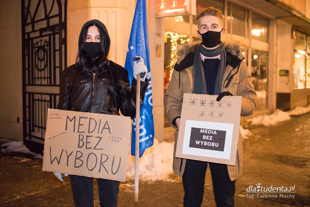 Solidarnie z mediami - protest w Łodzi - zdjęcie nr 2