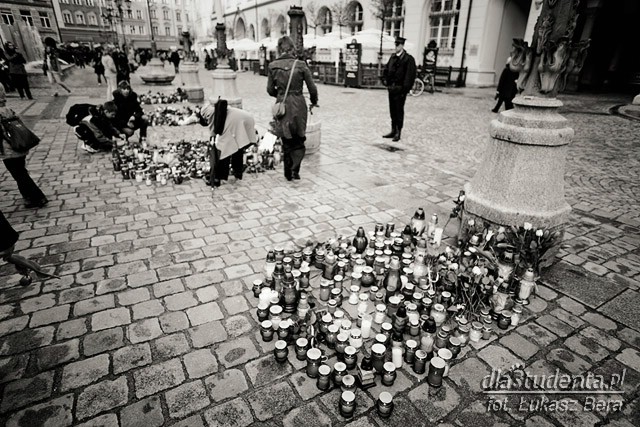 Katastrofa w Smoleńsku - żałoba we Wrocławiu - zdjęcie nr 10