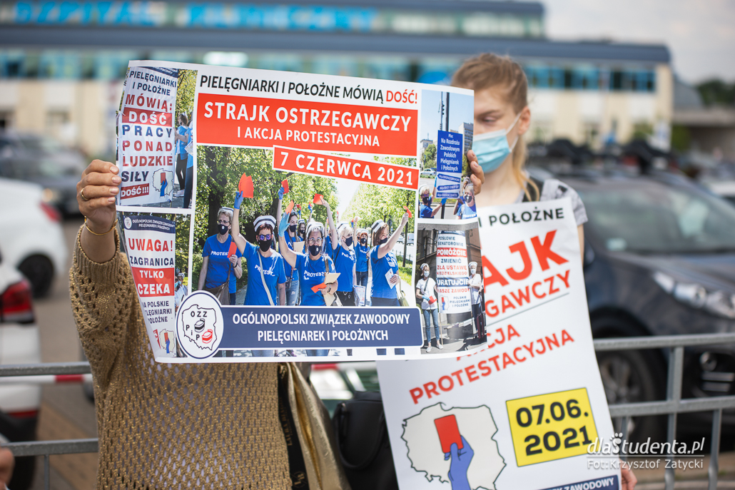 Protest pielęgniarek we Wrocławiu - zdjęcie nr 2
