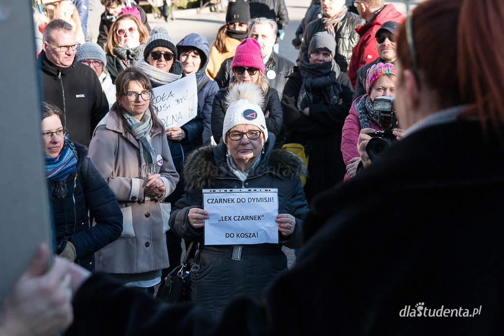 Protest przeciw "lex Czarnek" w Poznaniu - zdjęcie nr 4