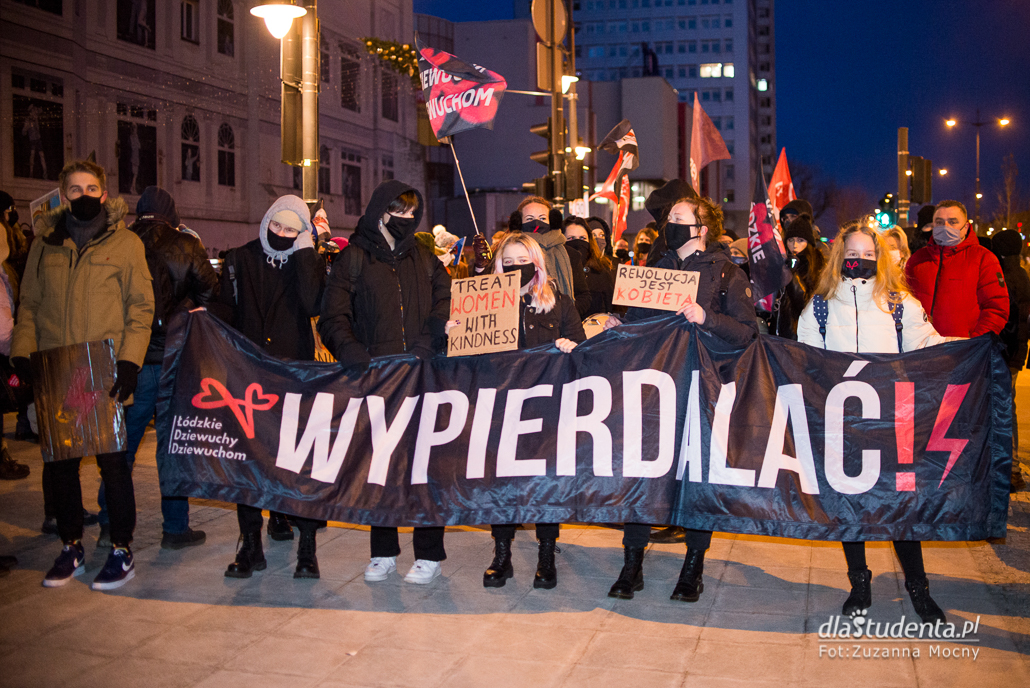Strajk Kobiet 2021: Nigdy nie będziesz szła sama - manifestacja w Łodzi - zdjęcie nr 9