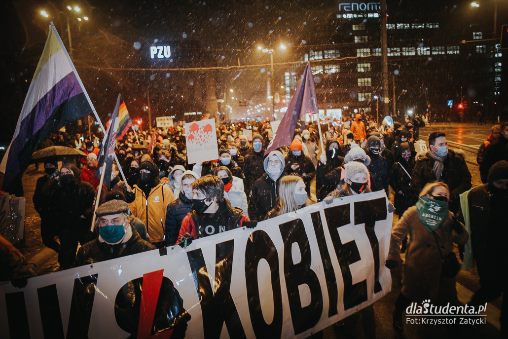Strajk Kobiet 2021: NIE dla pseudo wyroku - manifestacja we Wrocławiu  - zdjęcie nr 10