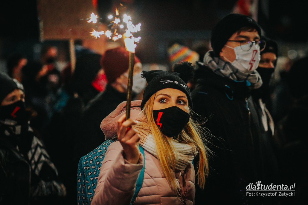 Strajk Kobiet: Gońcie się - manifestacja we Wrocławiu  - zdjęcie nr 2