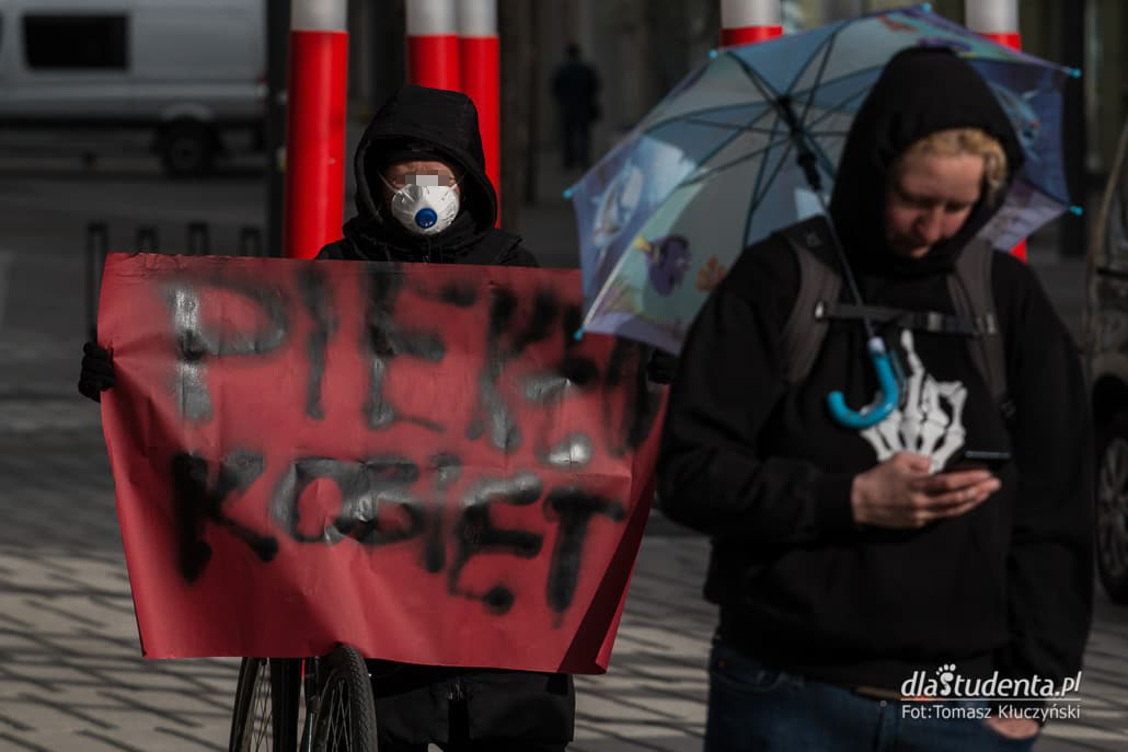 Protest Kobiet w Poznaniu  - zdjęcie nr 10