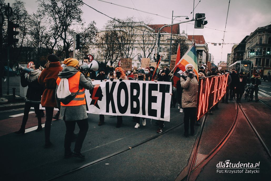 Strajk Kobiet: Patriarchat Wyp..ać - manifestacja we Wrocławiu - zdjęcie nr 5