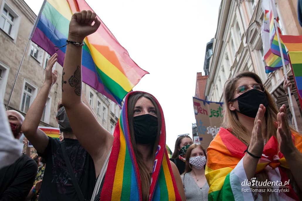 Poznań broni tęczy - manifestacja w obronie LGBT - zdjęcie nr 2