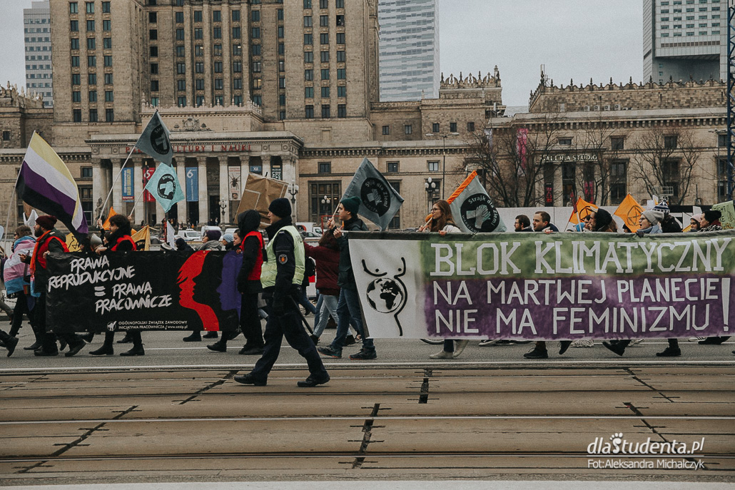 Feminizm dla Klimatu. Klimat na antykapitalizm - manifa w Warszawie - zdjęcie nr 9