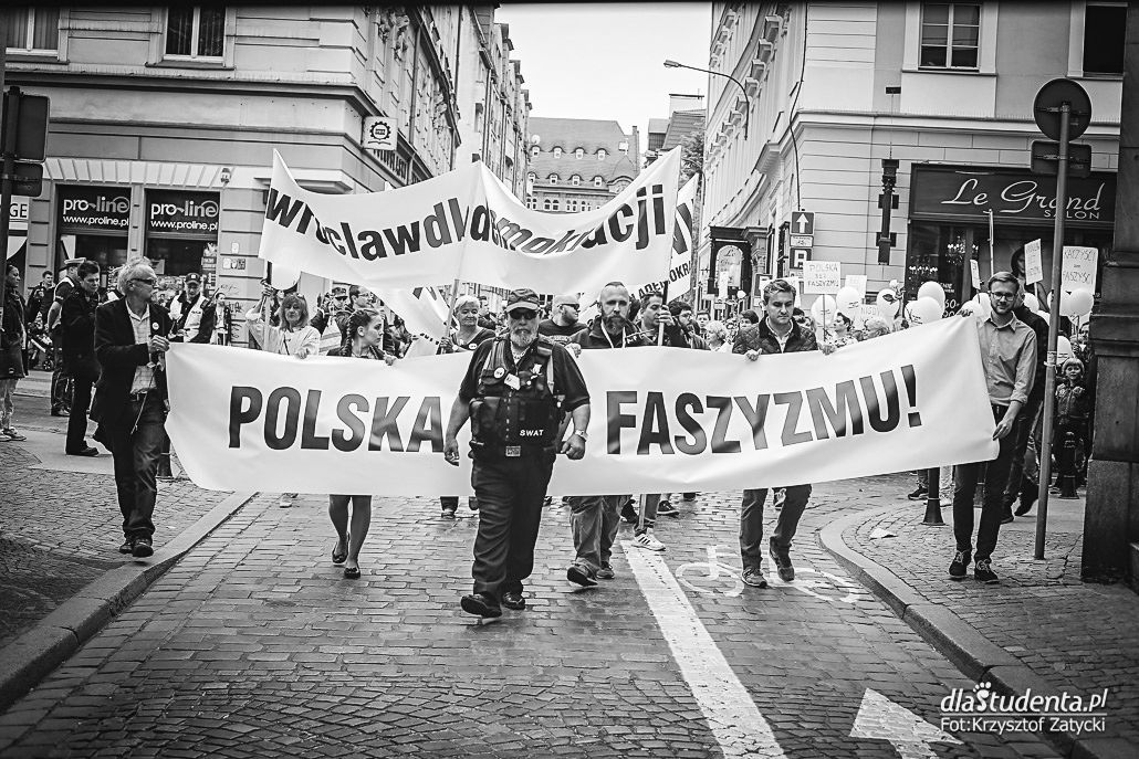 Wrocław: Manifestacja - Polska wolna od faszyzmu - zdjęcie nr 4