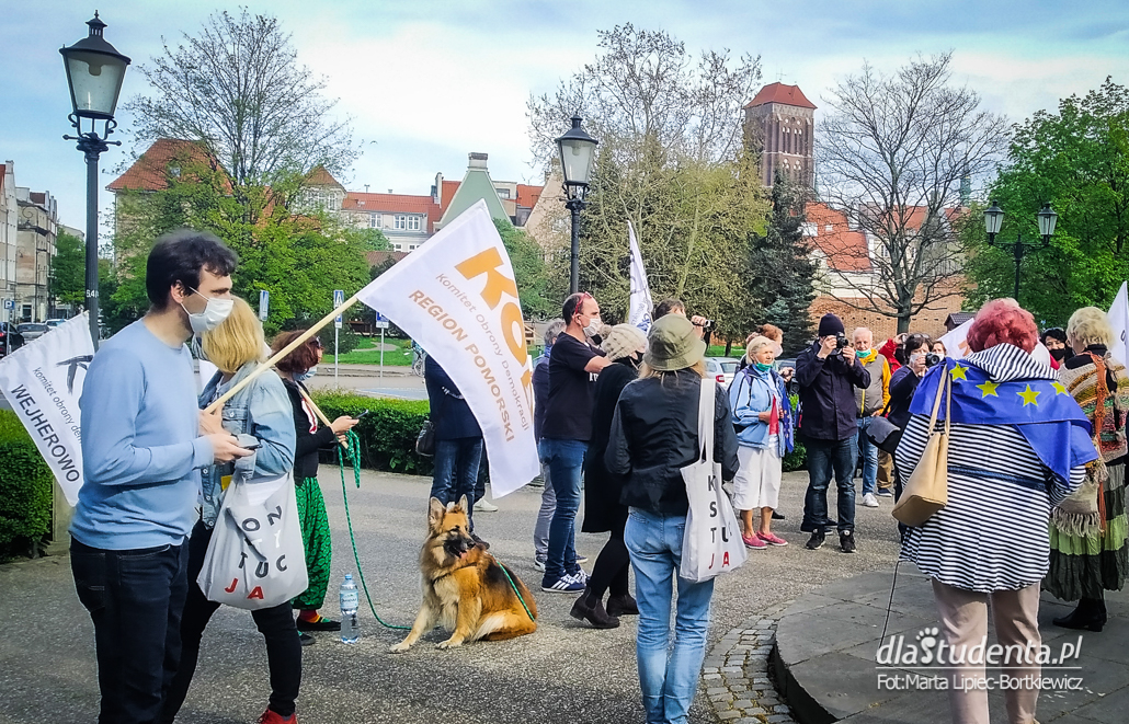 Protest w obronie demokracji w Gdańsku - zdjęcie nr 7
