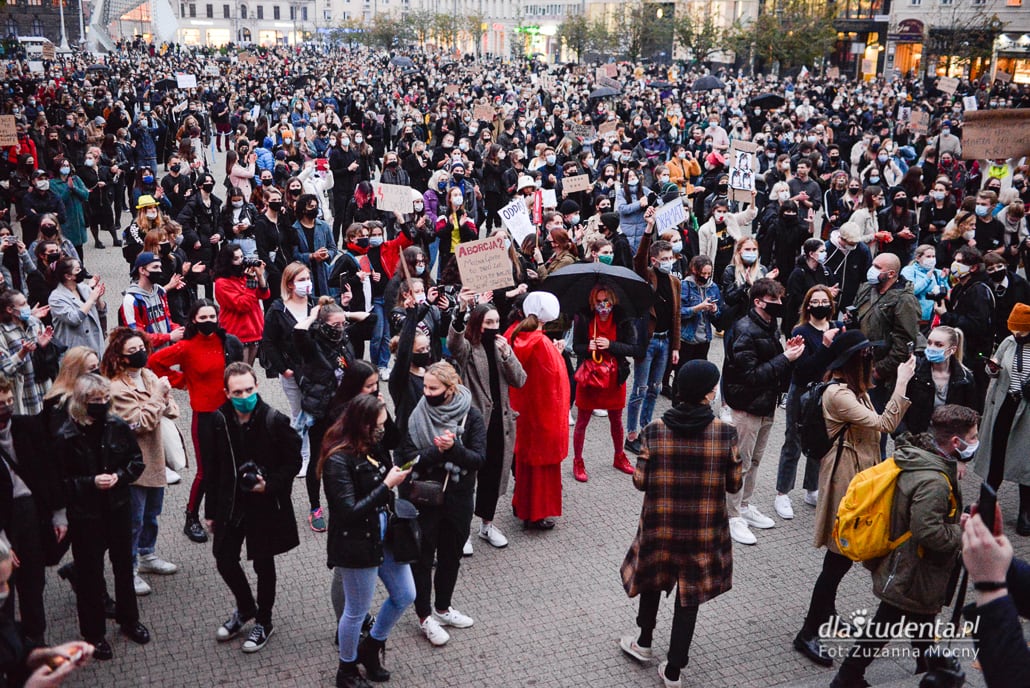 Strajk Kobiet - manifestacja w Poznaniu - zdjęcie nr 1