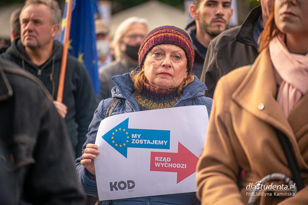 My zostajemy w Europie - demonstracja w Krakowie - zdjęcie nr 9