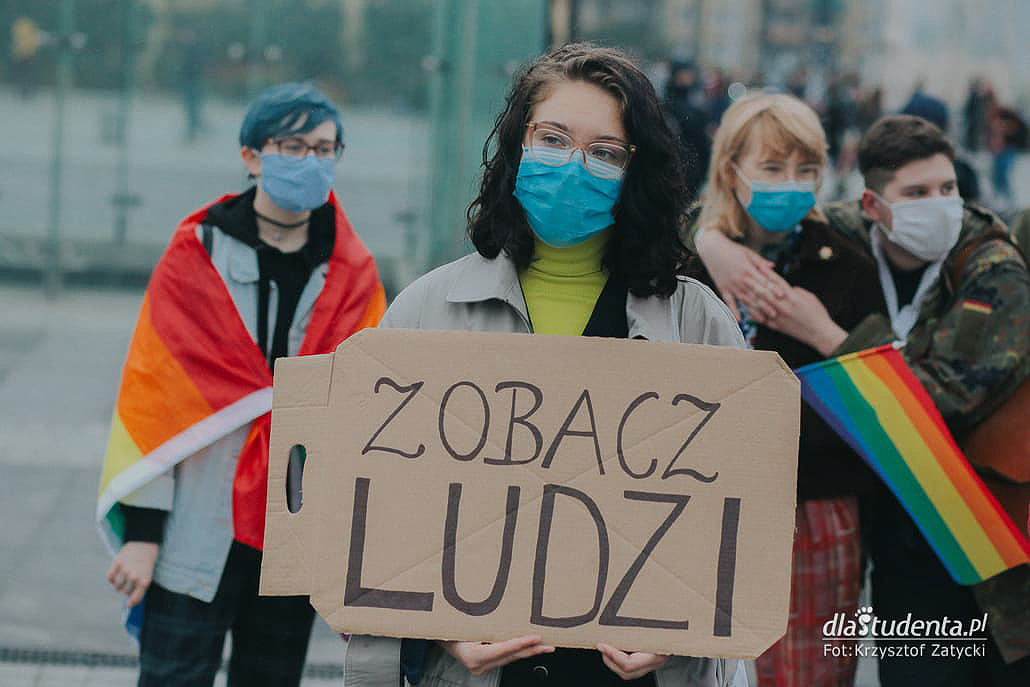 Protest przeciwko "Karcie Nienawiści" we Wrocławiu - zdjęcie nr 2