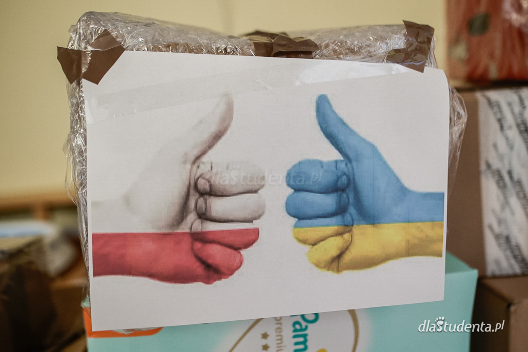 Zbiórka darów dla Ukrainy w Szkole Podstawowej nr 17 we Wrocławiu - zdjęcie nr 9
