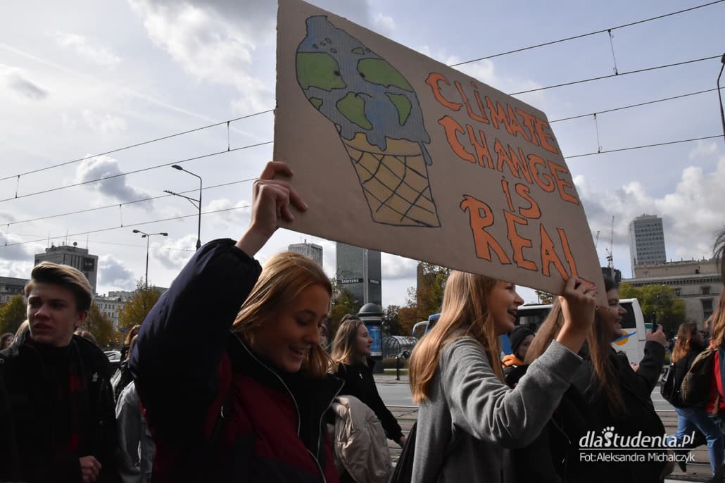 Młodzieżowy Strajk Klimatyczny w Warszawie - zdjęcie nr 11