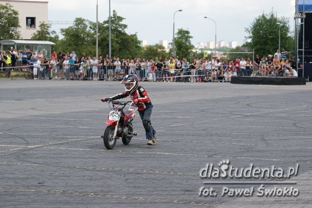 Kortowiada: Pokaz jazdy grupy motocyklowej  - zdjęcie nr 4