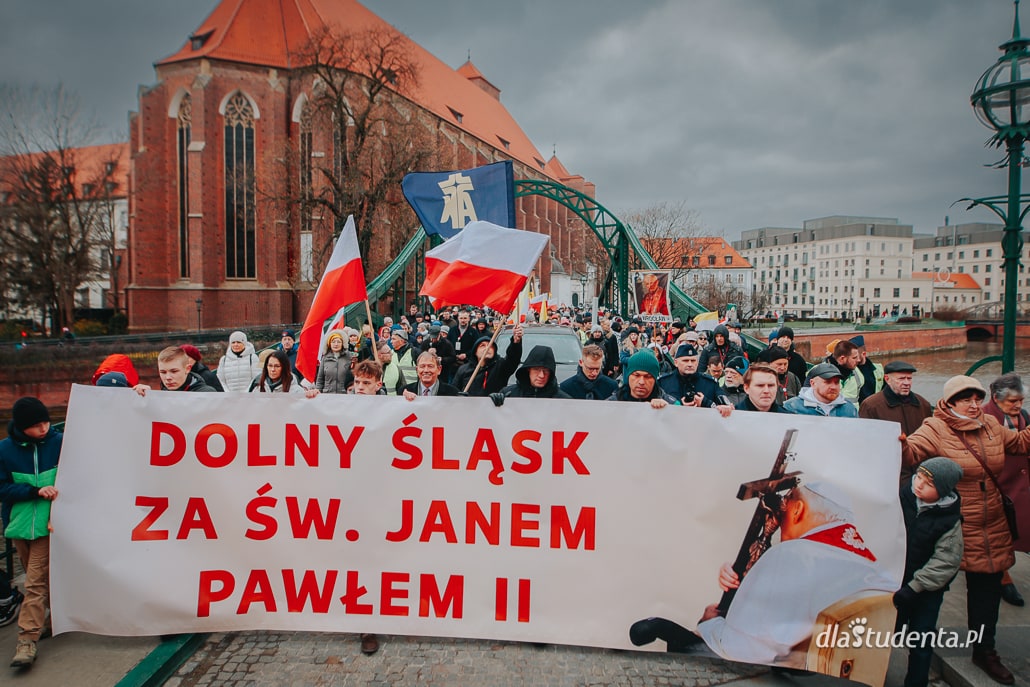 Marsz w obronie Jana Pawła II we Wrocławiu - zdjęcie nr 1