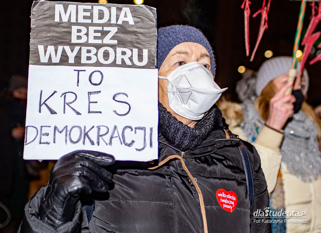 Solidarnie z mediami - protest w Warszawie - zdjęcie nr 7