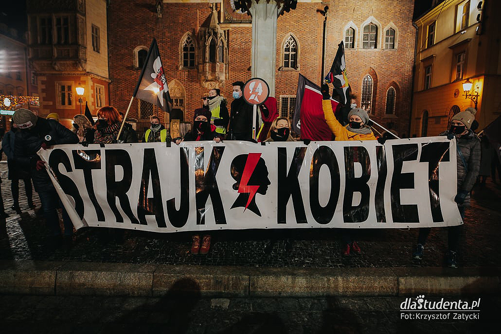 Strajk Kobiet 2021: Spontaniczny spacer we Wrocławiu - zdjęcie nr 1