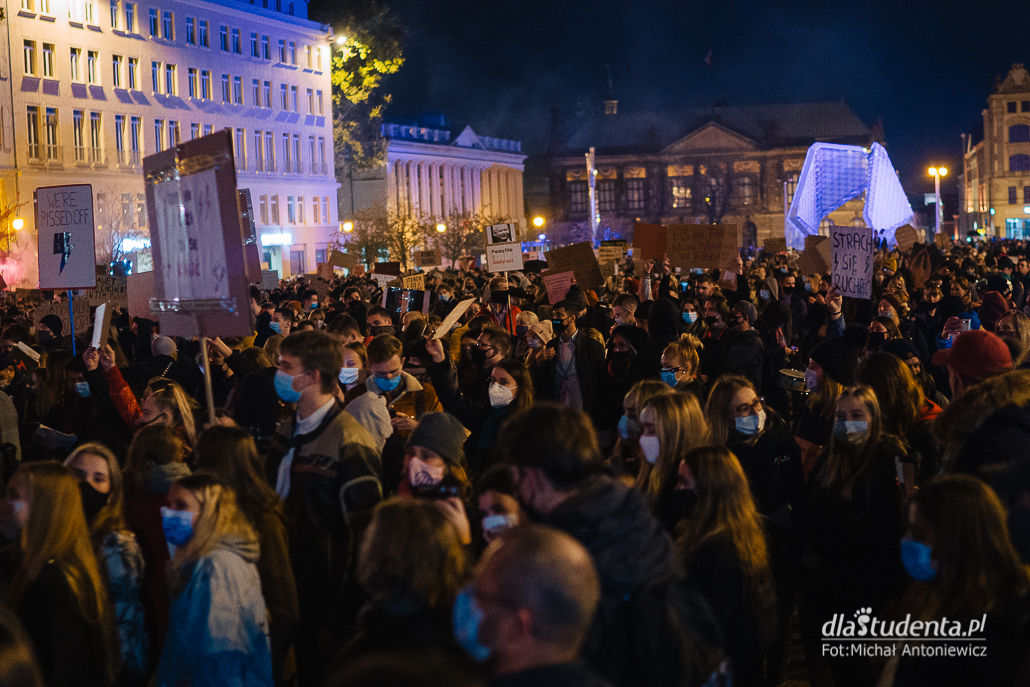 Strajk Kobiet: To jest wojna - manifestacja w Poznaniu  - zdjęcie nr 6