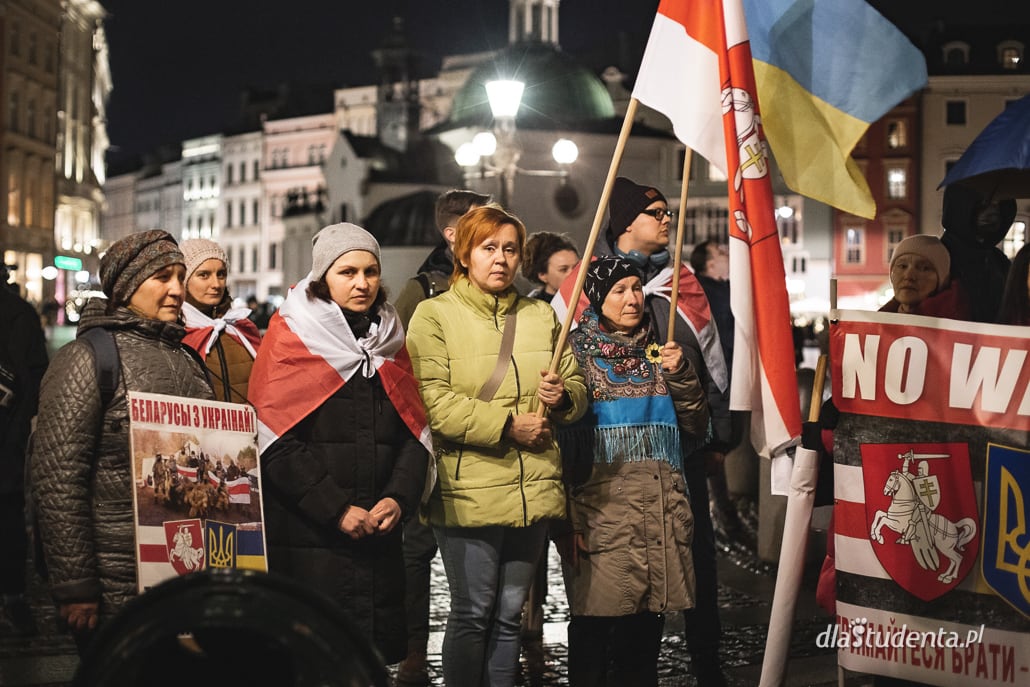 Marsz "Razem do zwycięstwa" i "Razem dla pokoju" w Krakowie  - zdjęcie nr 12