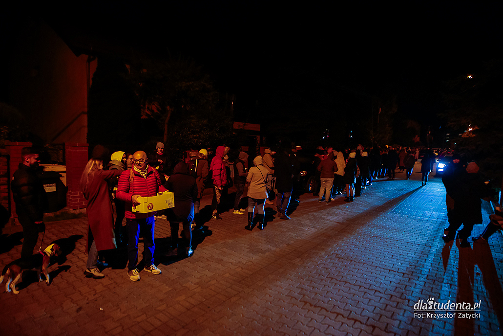 Wybory 2023: Nocna kolejka do głosowania we Wrocławiu  - zdjęcie nr 10