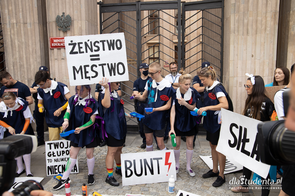 Gruntujemy Cnoty Niewieście - manifestacja w Warszawie - zdjęcie nr 3