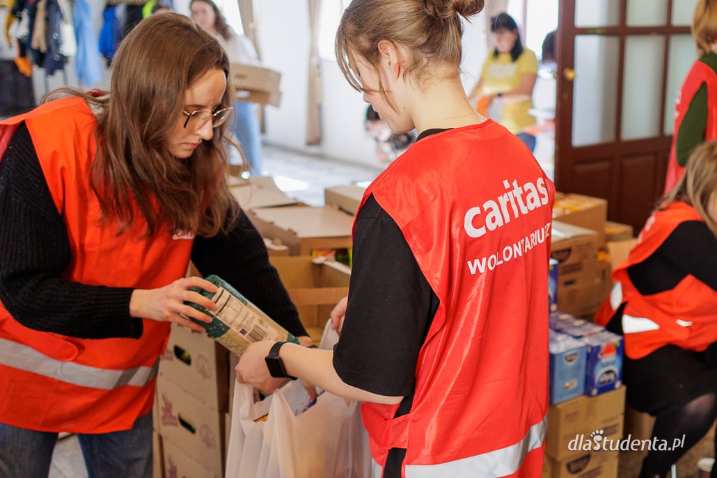 Caritas przygotowuje paczki wielkanocne  - zdjęcie nr 8