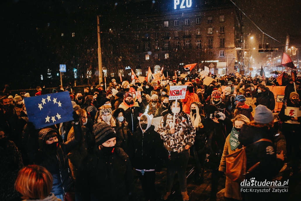 Strajk Kobiet 2021: NIE dla pseudo wyroku - manifestacja we Wrocławiu  - zdjęcie nr 2