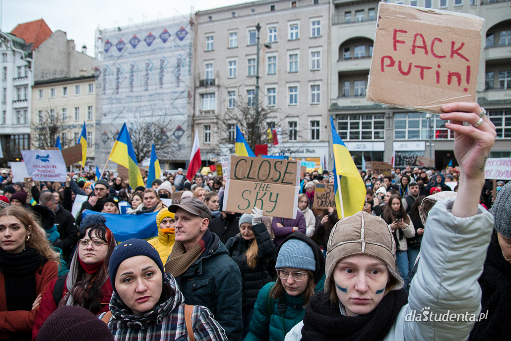 Solidarni z Ukrainą - manifestacja pokojowa w Poznaniu  - zdjęcie nr 7