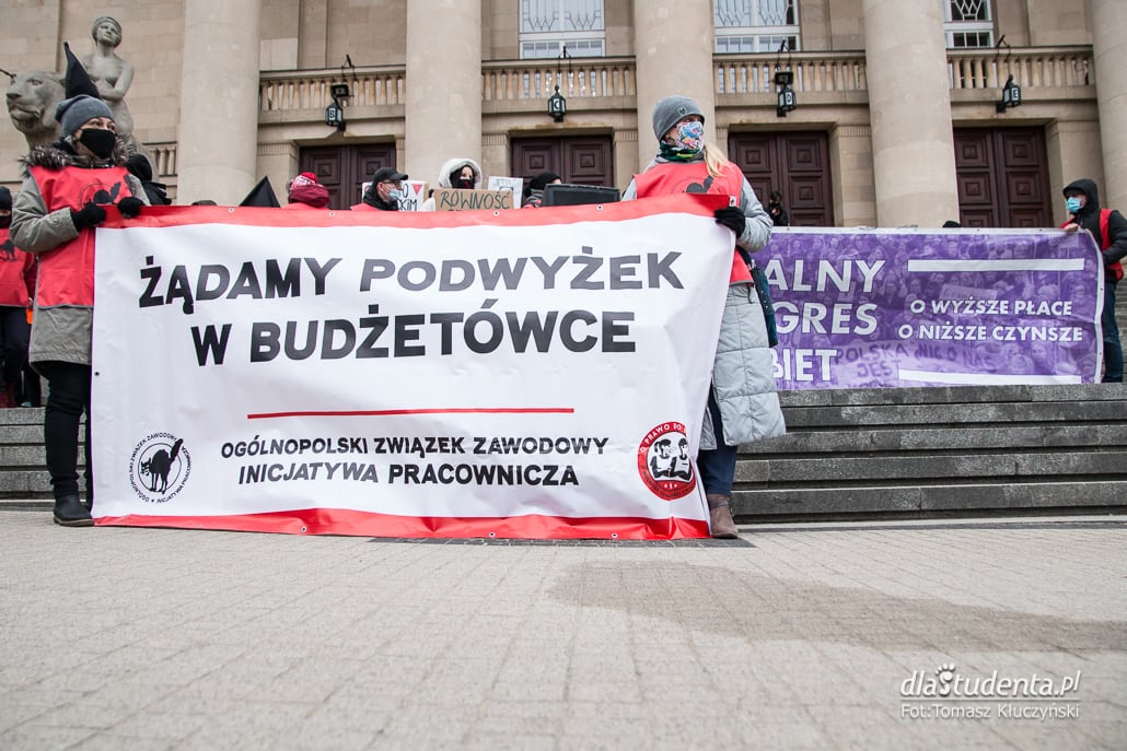 Demonstracja z okazji Dnia Kobiet w Poznaniu - zdjęcie nr 6