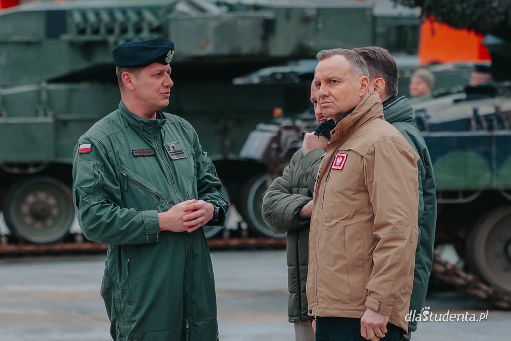 Prezydent RP na szkoleniu ukraińskich załóg czołgów Leopard  - zdjęcie nr 7